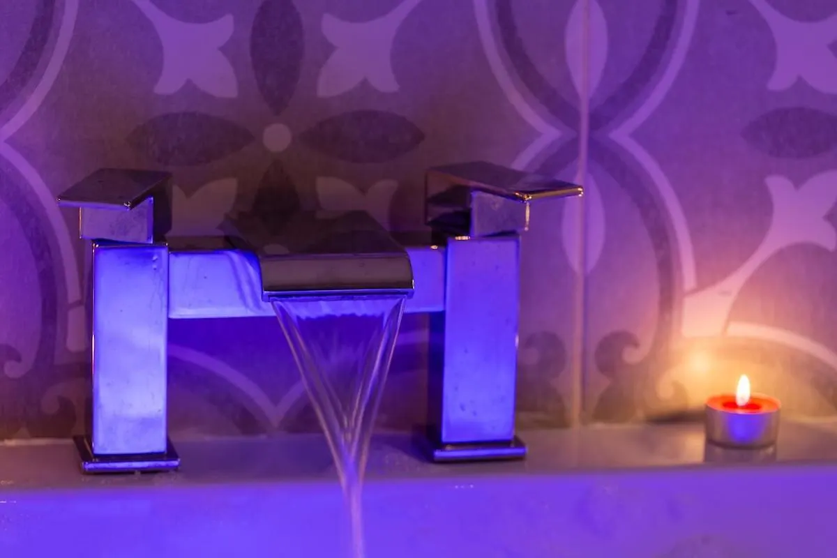 Bradford Luxury Central Apartment With Jacuzzi Birleşik Krallık