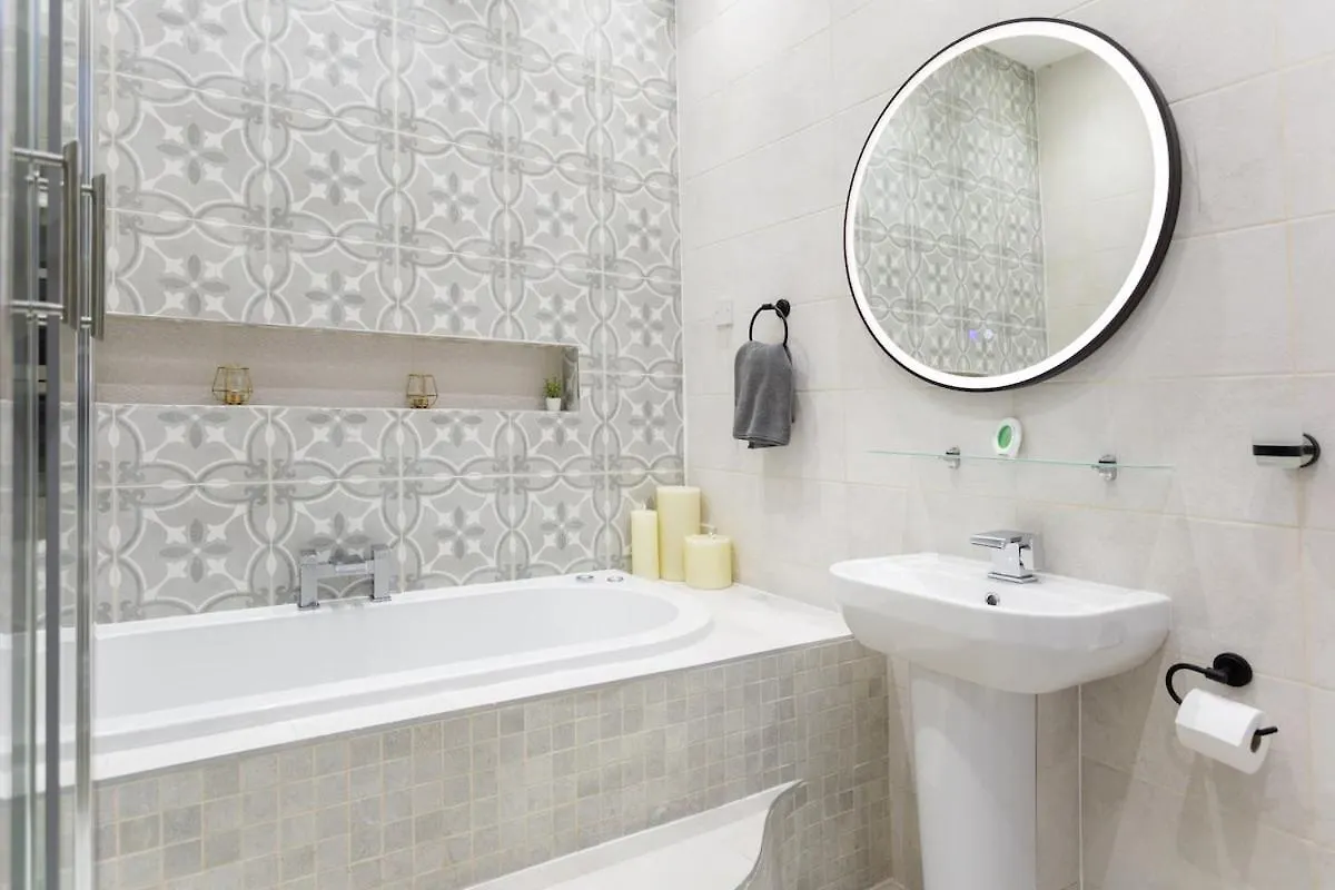 Bradford Luxury Central Apartment With Jacuzzi Bradford (West Yorkshire)