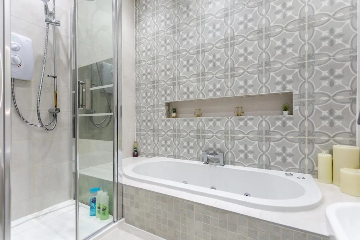 Bradford Luxury Central Apartment With Jacuzzi 0*, Bradford (West Yorkshire) Birleşik Krallık